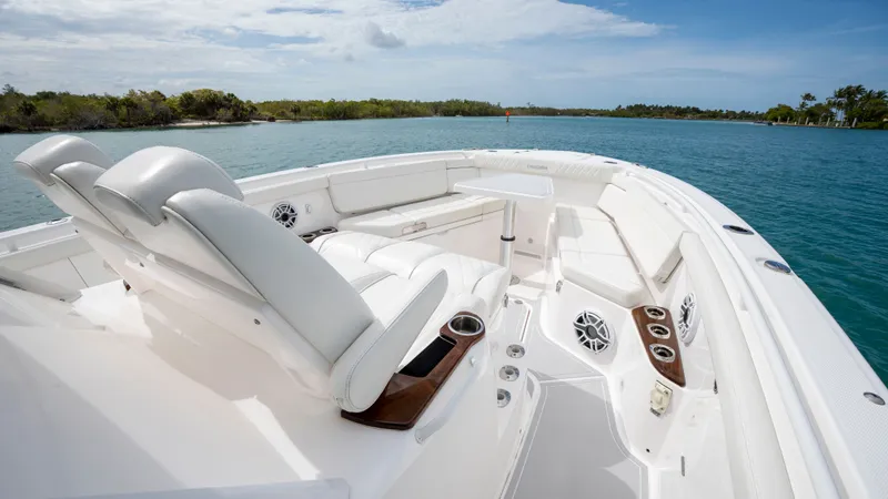 Slide: The Image of Everglades 395 Center Console 2022 - 81