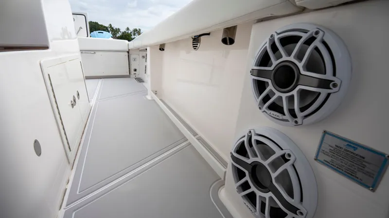 Slide: The Image of Everglades 395 Center Console 2022 - 84