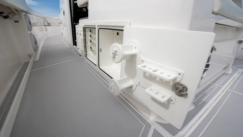 Slide: The Image of Everglades 395 Center Console 2022 - 85