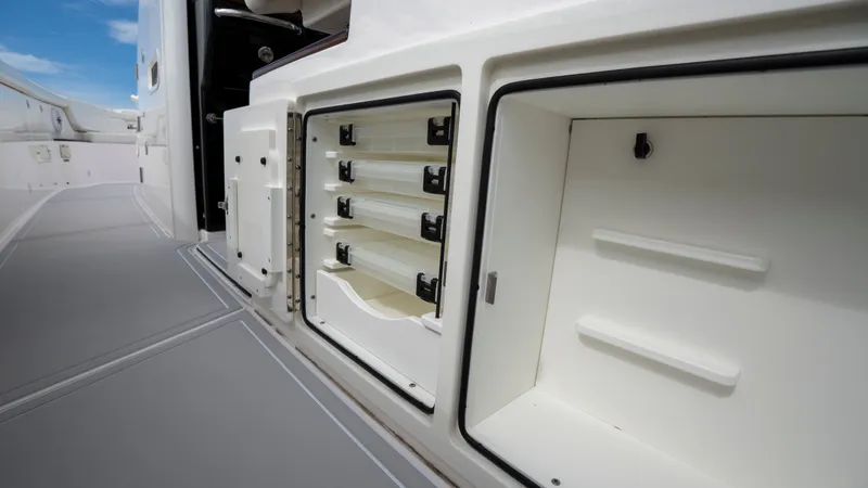 Slide: The Image of Everglades 395 Center Console 2022 - 86