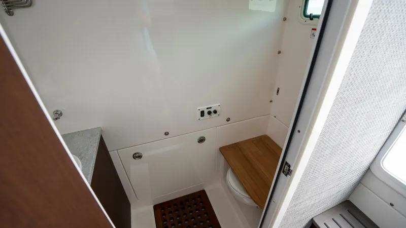 Slide: The Image of Everglades 395 Center Console 2022 - 89