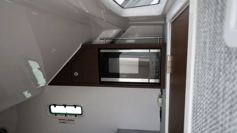 Slide: The Image of Everglades 395 Center Console 2022 - 91