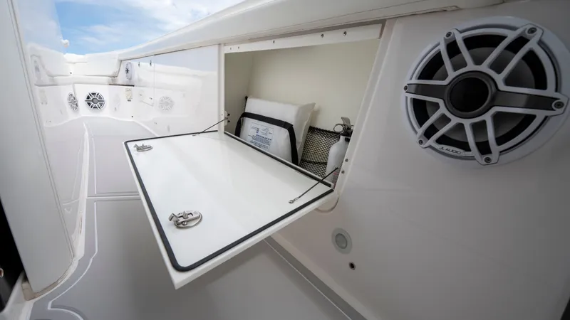 Slide: The Image of Everglades 395 Center Console 2022 - 93