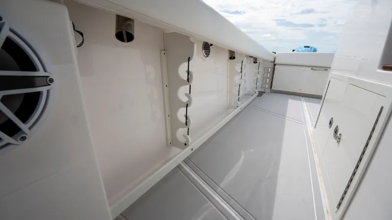 Slide: The Image of Everglades 395 Center Console 2022 - 95