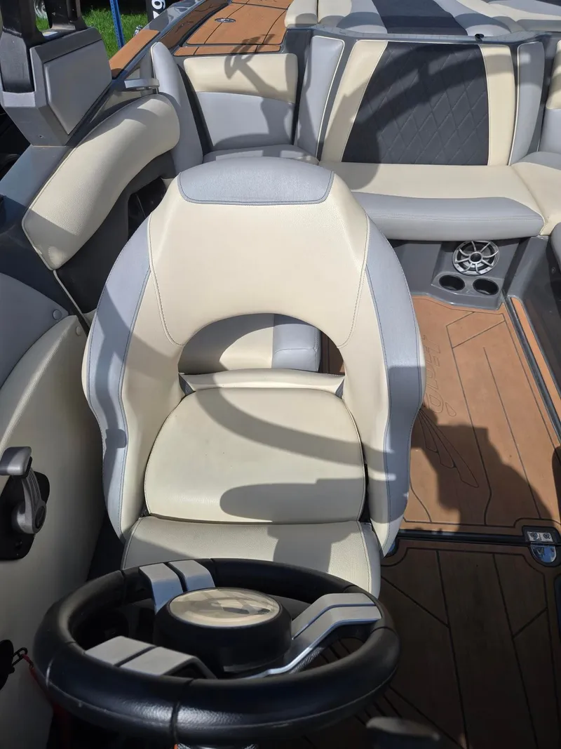 Slide: The Image of Tigé R20 2018 - 8
