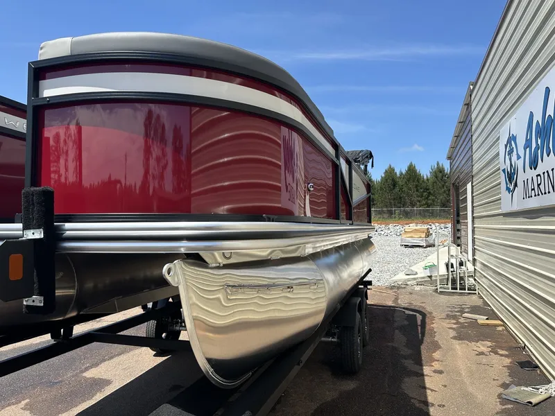 Slide: The Image of 2026 Lowe LS Walk Thru 190 pontoon boat at Ash Marine. - 7