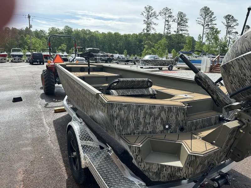 Slide: The Image of Thor TIMBER HAMMER 1754 boat on trailer, 2026 model. - 4