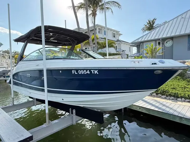The Image of Sea Ray SLX 260 Outboard 2023 - 1