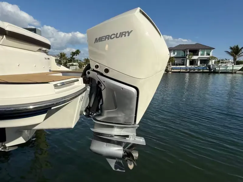 Slide: The Image of Sea Ray SLX 260 Outboard 2023 - 11