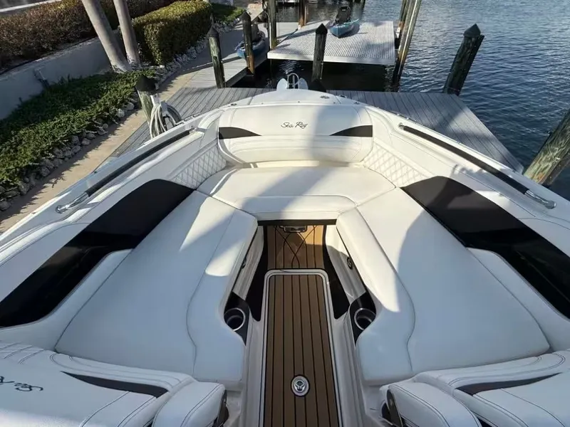 Slide: The Image of Sea Ray SLX 260 Outboard 2023 - 23
