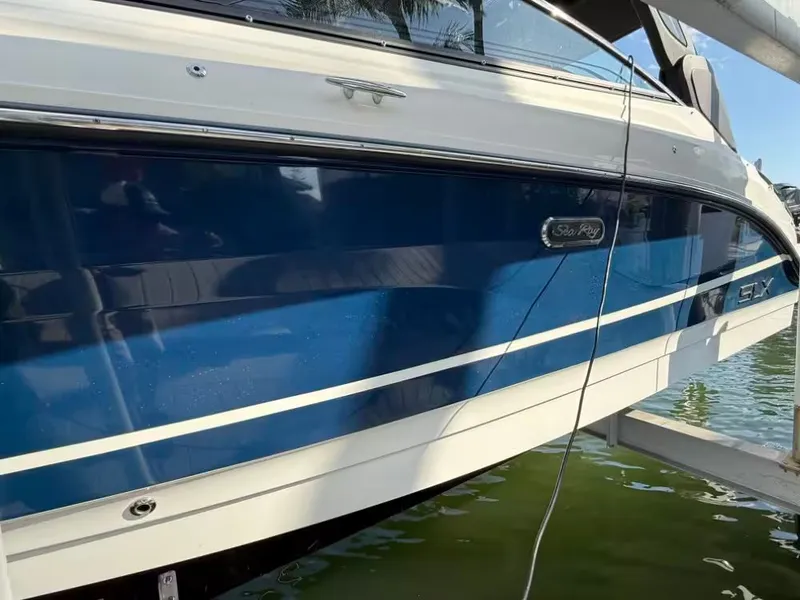 Slide: The Image of Sea Ray SLX 260 Outboard 2023 - 4