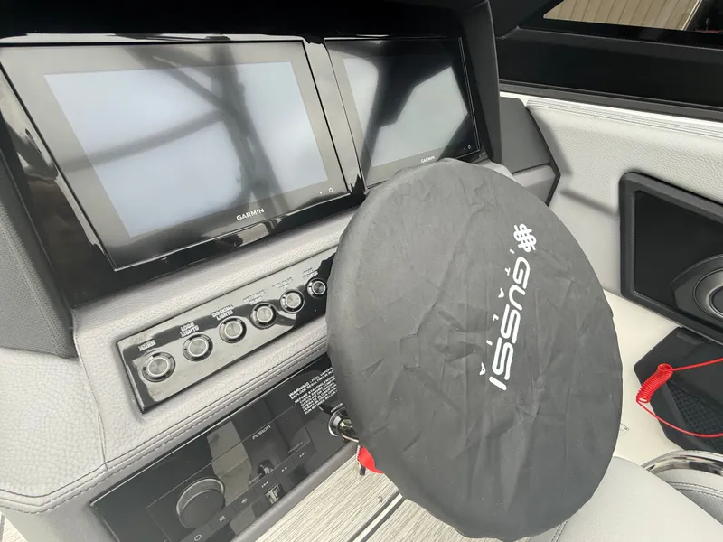 Slide: The Image of Cobalt R8 Surf 2026 - 999