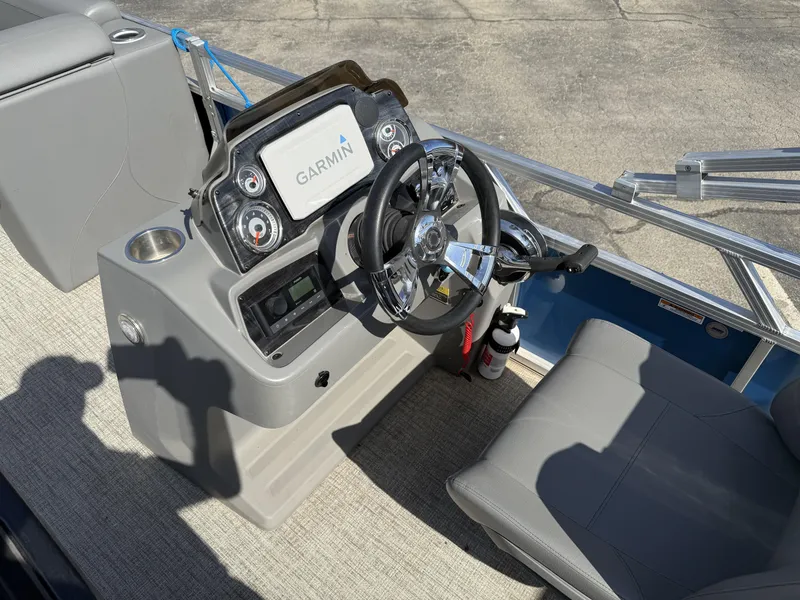 Slide: The Image of Tahoe GT RF2585 2022 - 13