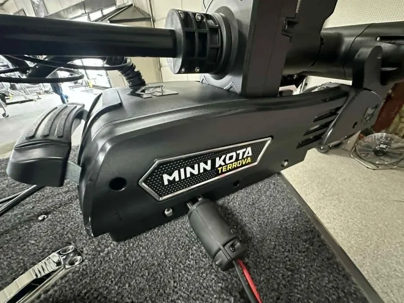 Slide: The Image of Minn Kota Terrova on Lund 2075 Pro-V Sport 2026. - 5