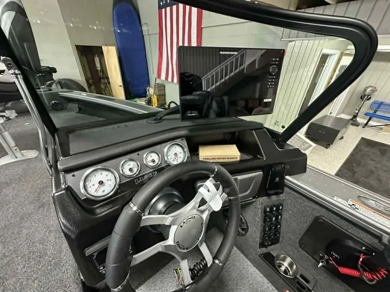 Slide: The Image of Interior view of 2026 Lund 2075 Pro-V Sport boat. - 9