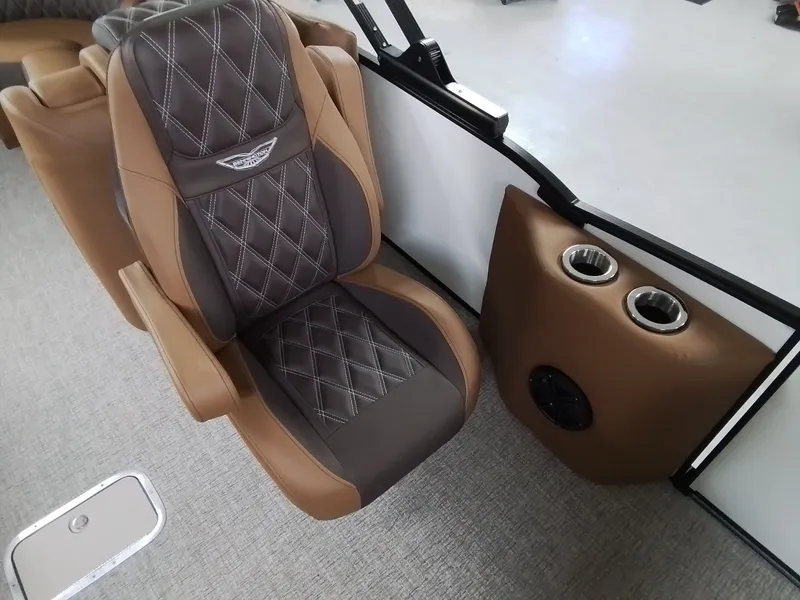 Slide: The Image of Luxurious seating in Bennington 25RSRSF boat, model year 2026. - 15