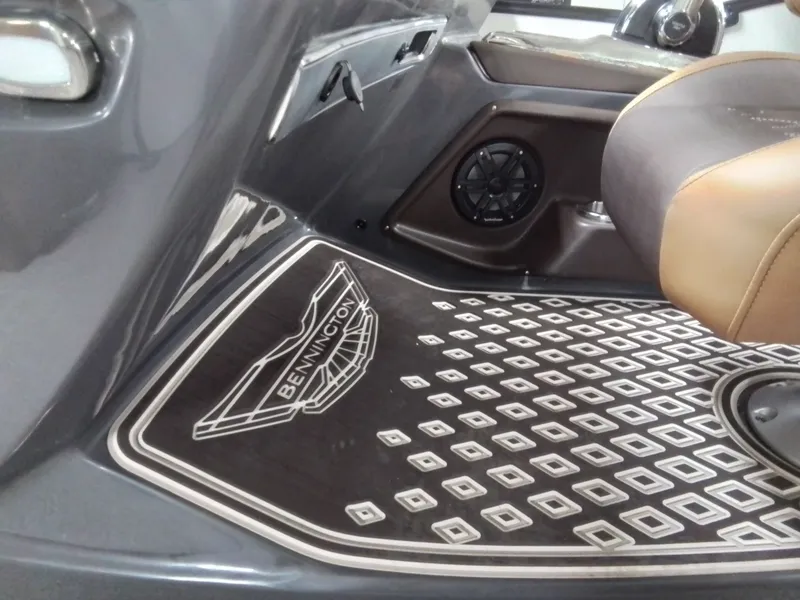 Slide: The Image of Interior of 2026 Bennington 25RSRSF with stylish flooring. - 23