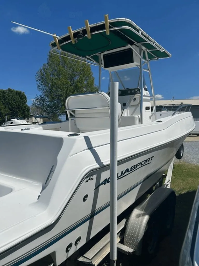 Slide: The Image of Aquasport 235 Osprey 2005 - 10