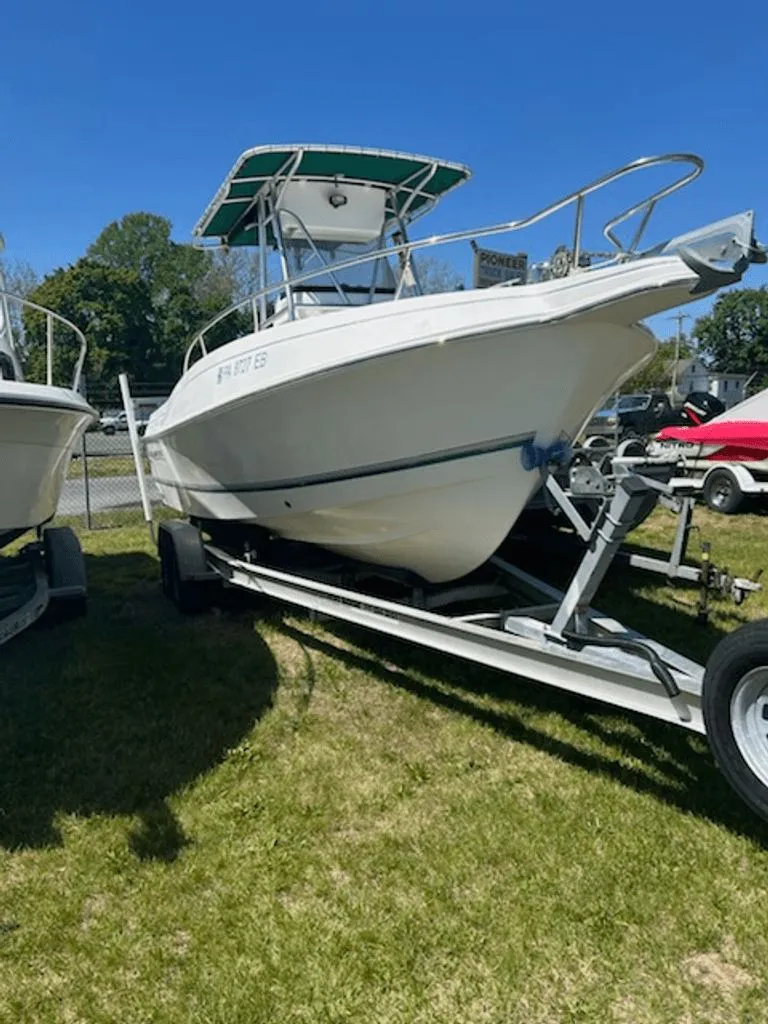Slide: The Image of Aquasport 235 Osprey 2005 - 12