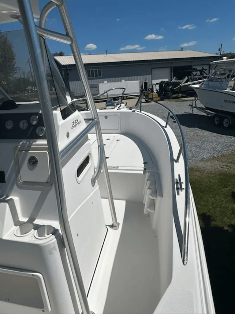 Slide: The Image of Aquasport 235 Osprey 2005 - 4