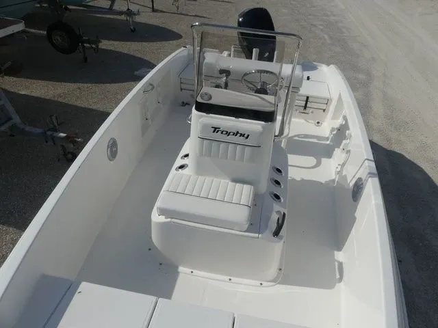 Slide: The Image of Bayliner Trophy T18 Limited Edition 2026, interior view of the boat. - 12
