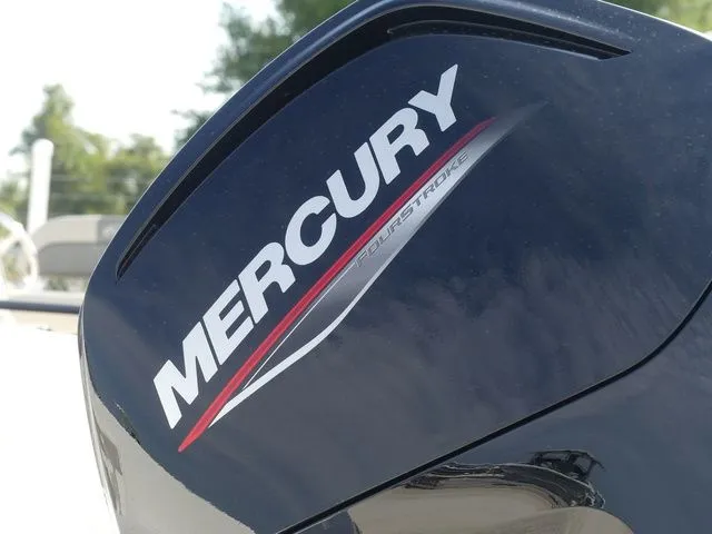 Slide: The Image of Mercury outboard motor on Bayliner Trophy T18, 2026 model. - 9