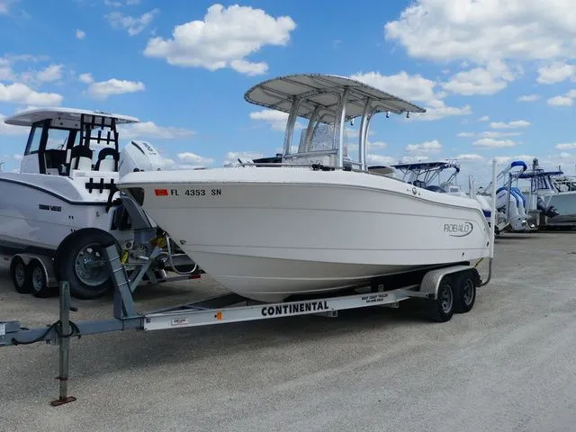 The Image of Robalo R222 2019 - 1