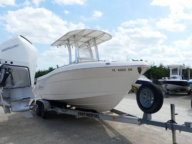 Slide: The Image of Robalo R222 2019 - 3