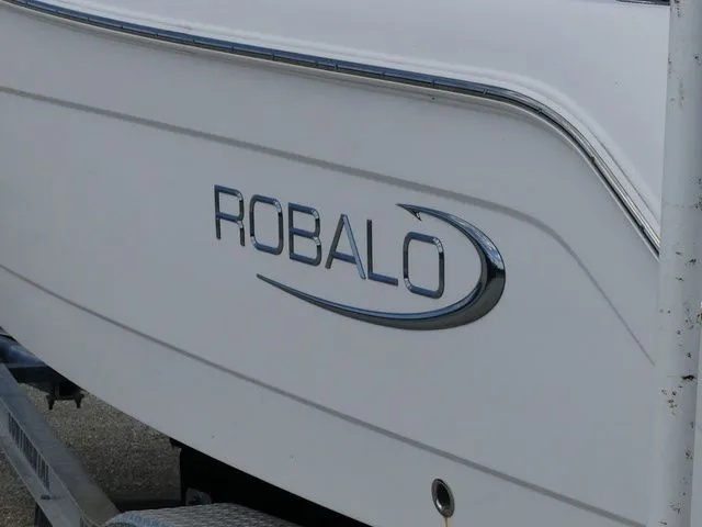 Slide: The Image of Robalo R222 2019 - 7