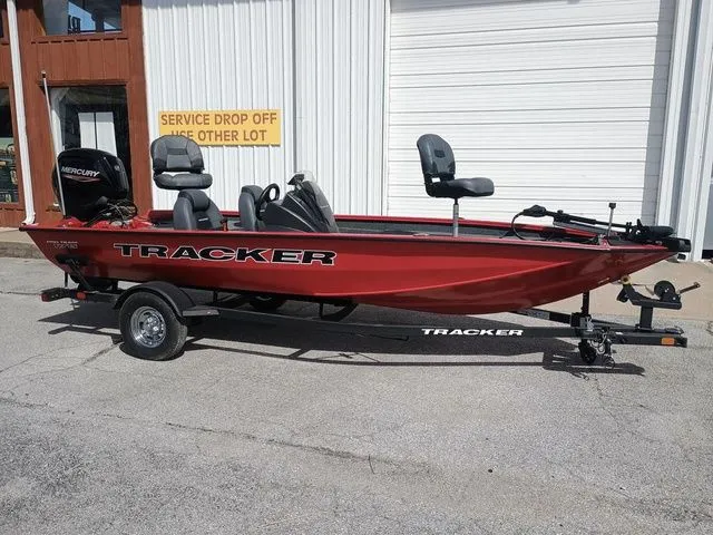 The Image of Tracker Pro Team 175 TXW 2026 - 1