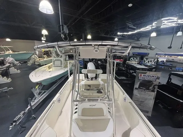 Slide: The Image of Bulls Bay 2200 XS 2026 - 12