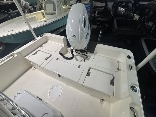 Slide: The Image of Bulls Bay 2200 XS 2026 - 18