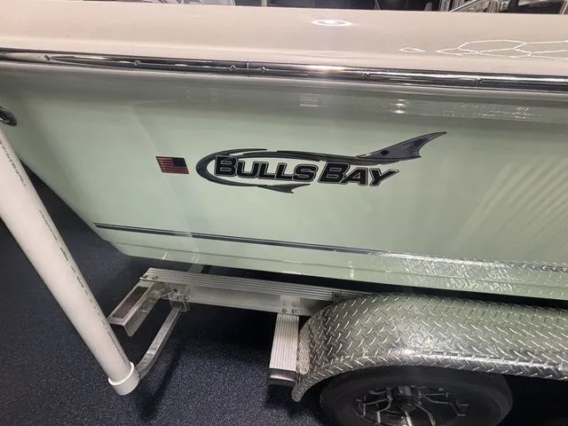 Slide: The Image of Bulls Bay 2200 XS 2026 - 22