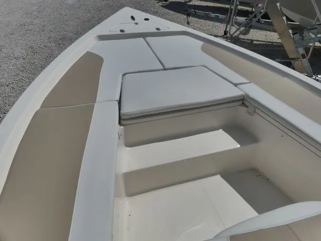 Slide: The Image of Bulls Bay 2200 XS 2026 - 15