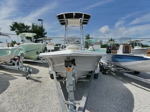Slide: The Image of Bulls Bay 2200 XS 2026 - 3