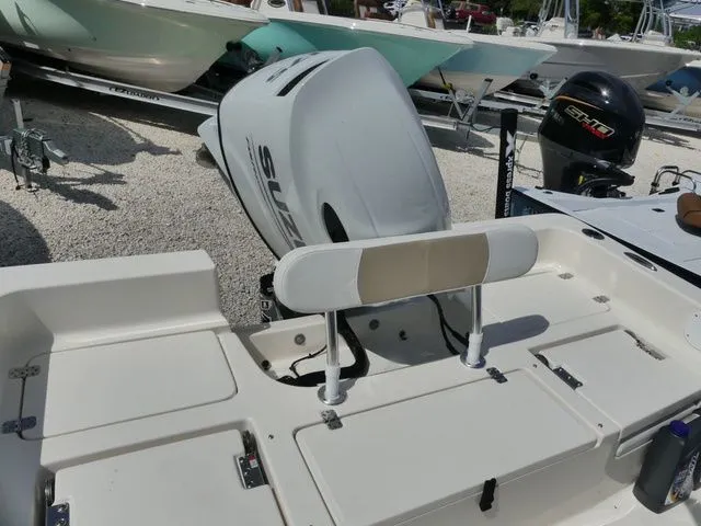 Slide: The Image of Bulls Bay 2200 XS 2026 - 6