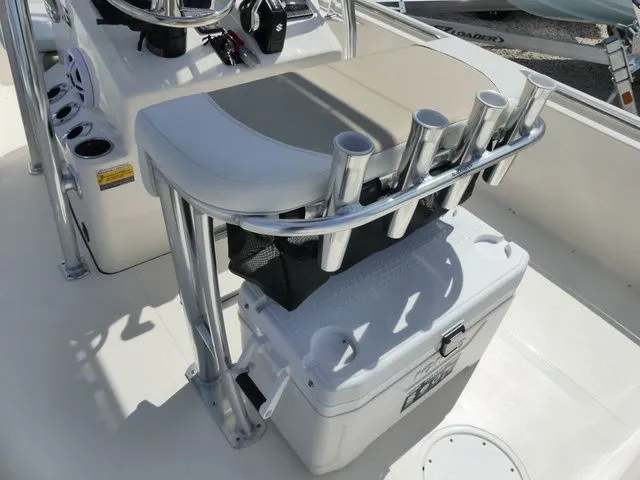 Slide: The Image of Bulls Bay 2200 XS 2026 - 7