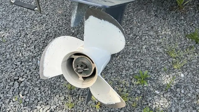 Slide: The Image of Propeller of a 2014 Tidewater 196DC EXPLORER on gravel. - 13