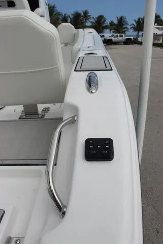 Slide: The Image of Sea Pro 245 FLXR Sandbar 2026, boat detailing, close-up view. - 14