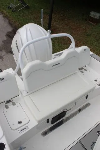 Slide: The Image of 2026 Sea Pro 245 FLXR Sandbar boat rear view - 15