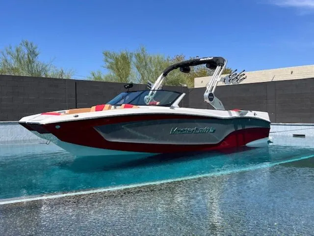 The Image of MasterCraft XT22 2026 - 1