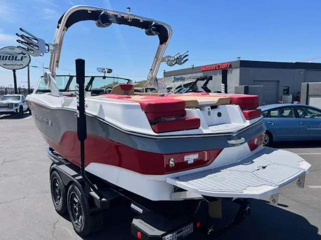 Slide: The Image of MasterCraft XT22 2026 - 15
