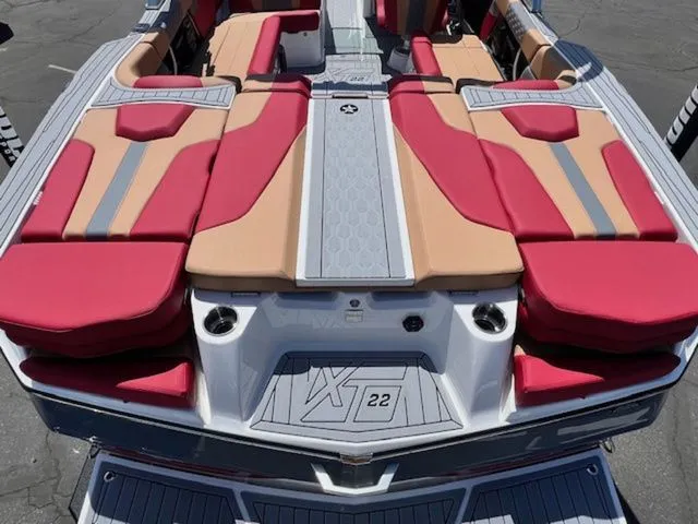 Slide: The Image of MasterCraft XT22 2026 - 16