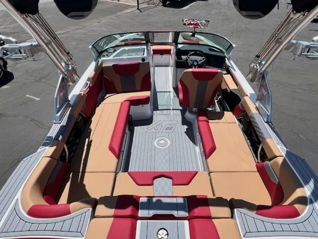 Slide: The Image of MasterCraft XT22 2026 - 18