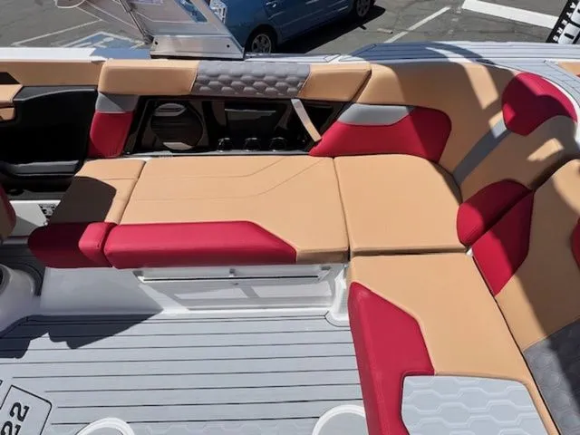 Slide: The Image of MasterCraft XT22 2026 - 24
