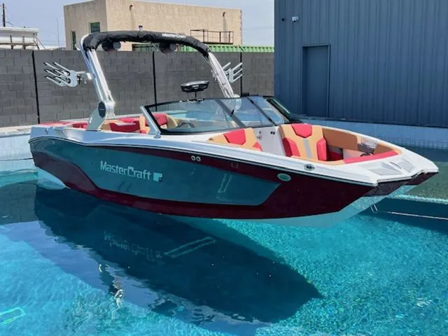 Slide: The Image of MasterCraft XT22 2026 - 3