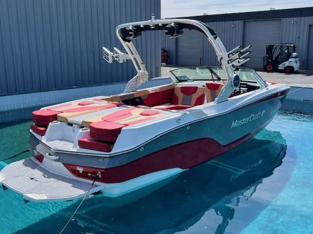 Slide: The Image of MasterCraft XT22 2026 - 5