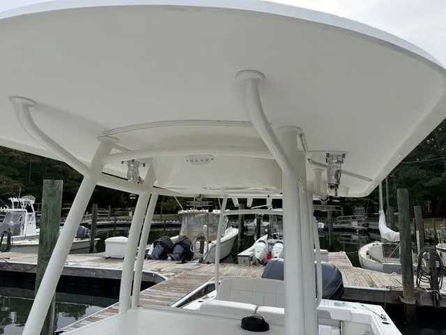 Slide: The Image of Parker Marine 2801 Center Console 2021 - 10