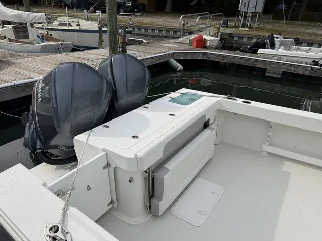 Slide: The Image of Parker Marine 2801 Center Console 2021 - 4