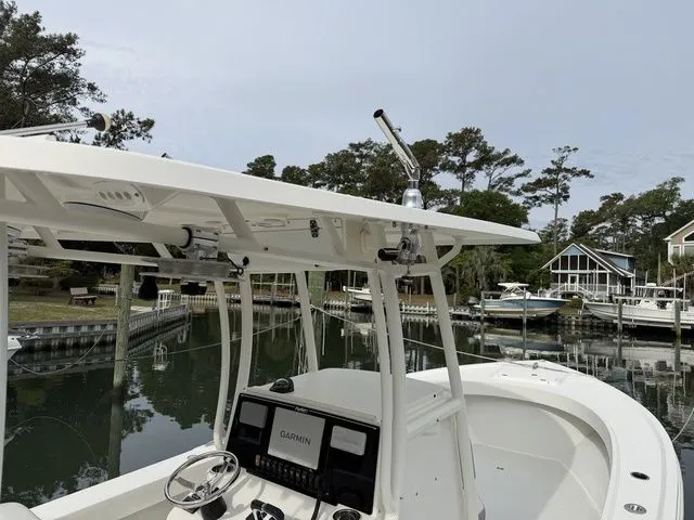 Slide: The Image of Parker Marine 2801 Center Console 2021 - 6